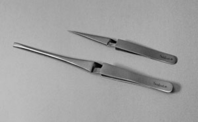 Reverse Action Forceps product photo